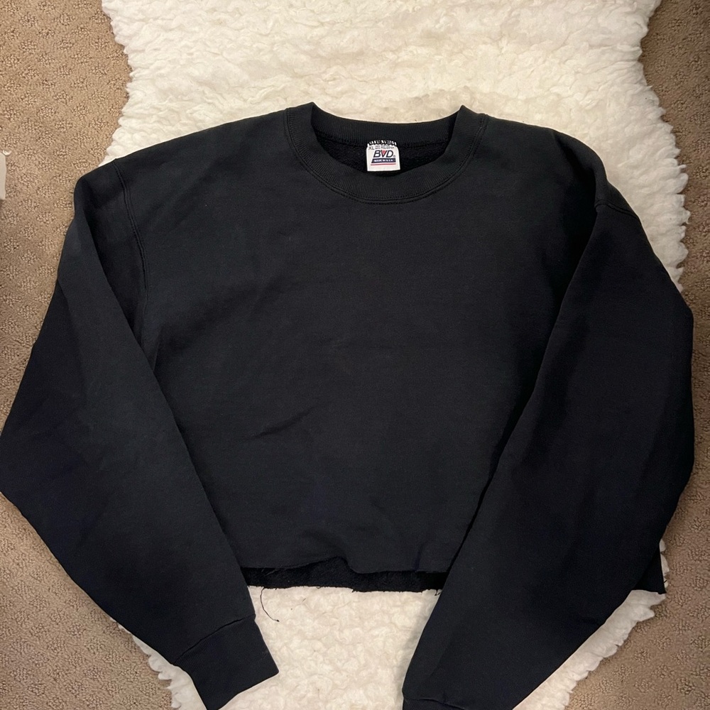 Cropped crew neck